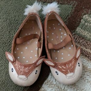 Size 6 Genuine kids deer flats
